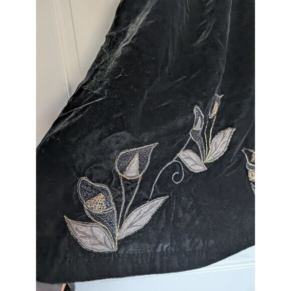 Vintage Black Velvet 3D Floral Calla Lily Embroidered Midi Skirt Late 80s - Picture 2 of 10